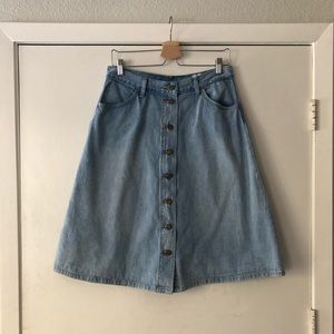 Special Edition: Levi’s Denim Button Front Skirt